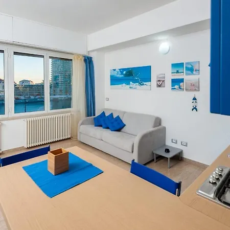 Loft On The Sea With Amazing View + Private Parking Savone